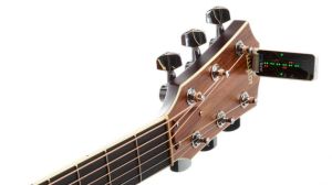 je préfère derrière la tête, moi...